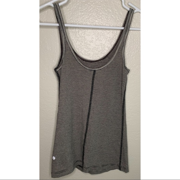 Lululemon tank size 2 - Picture 4 of 4
